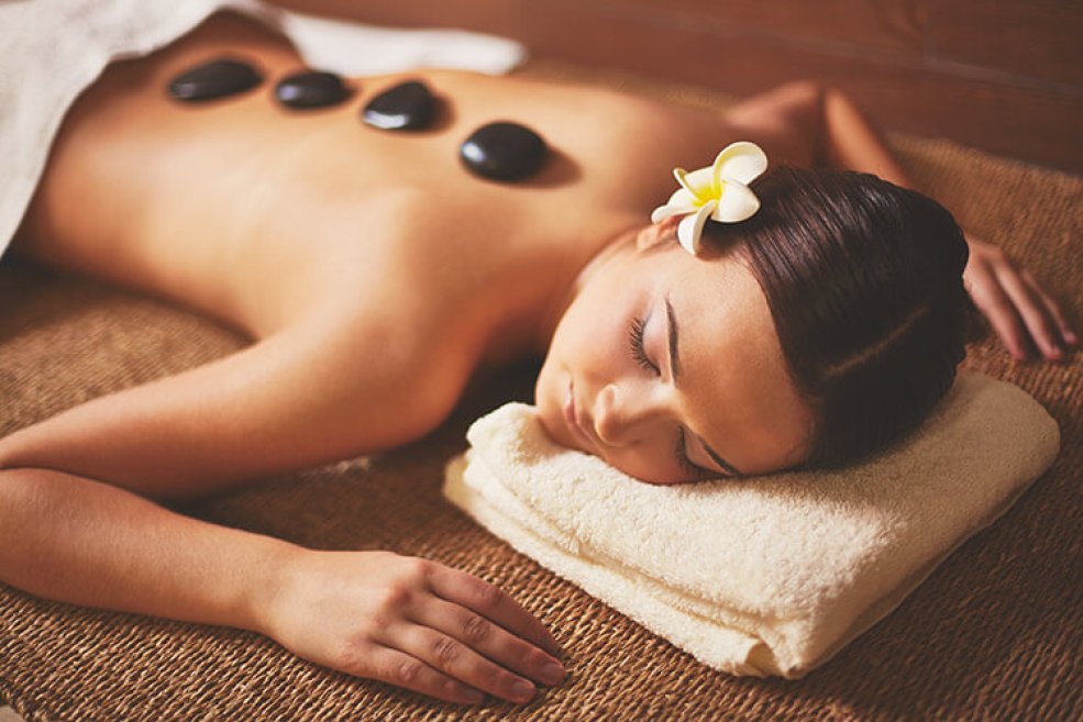 Bild zeigt Frau bei Massage